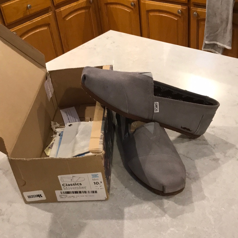 Tom’s Movember 10.5 new with box